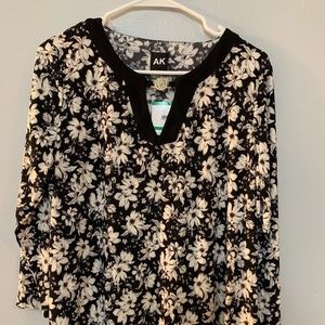 Anne Klein Blouse Size Large (NWT)